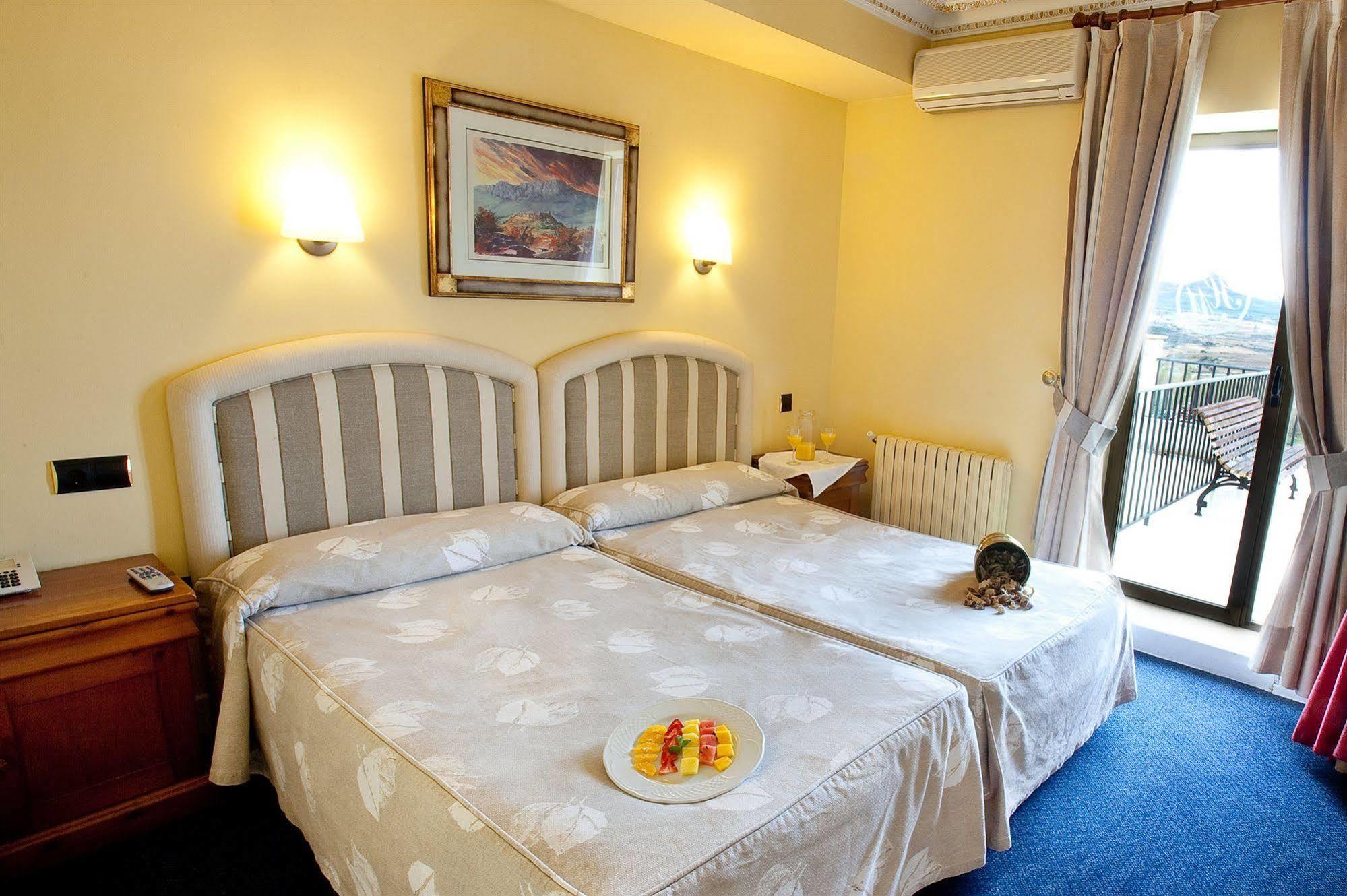 Hotel Marixa La Guardia Extérieur photo